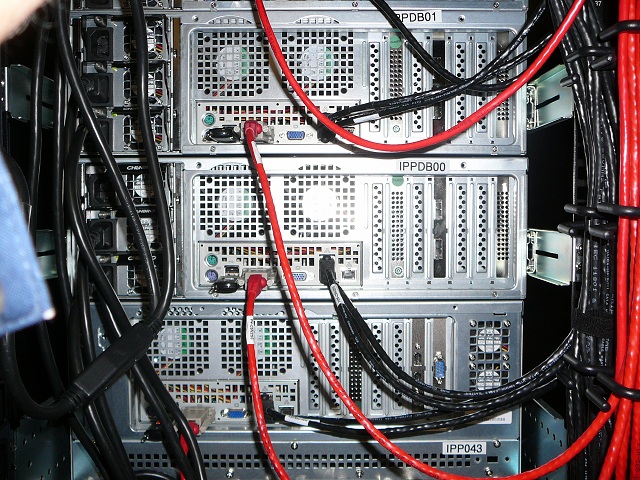 ippdb00 - ippdb01 server back view
